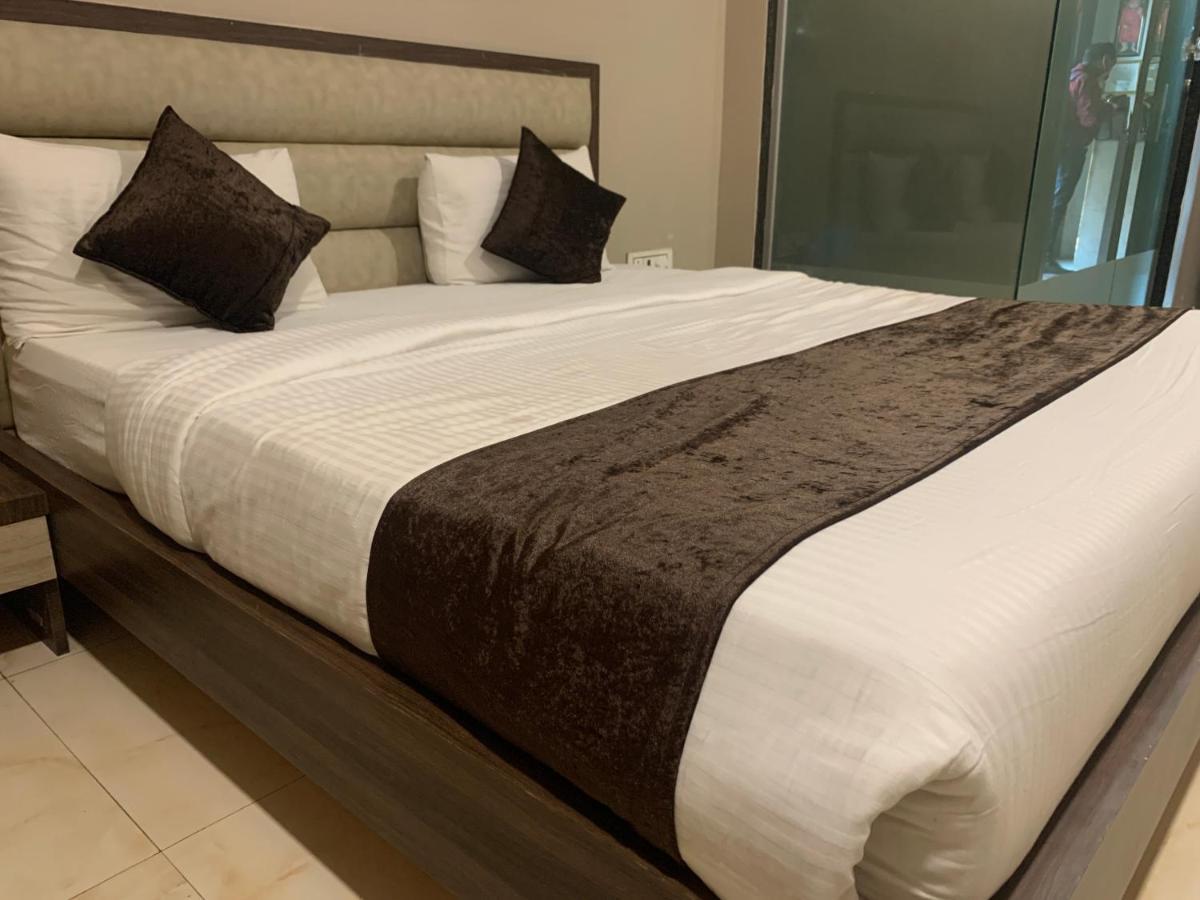 Hotel Merakee - Near Dahisar Mira Road Mumbai Esterno foto