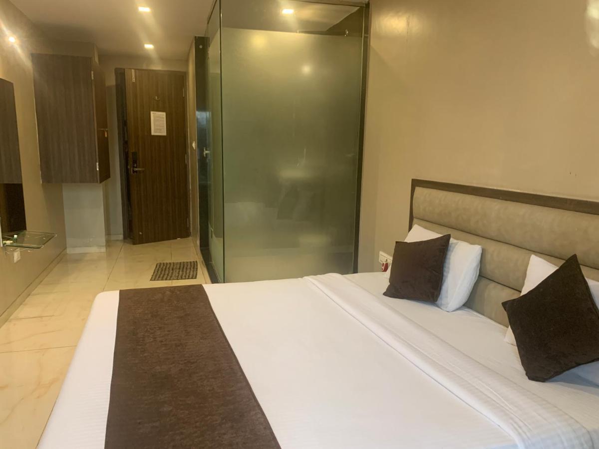 Hotel Merakee - Near Dahisar Mira Road Mumbai Esterno foto