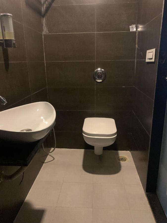 Hotel Merakee - Near Dahisar Mira Road Mumbai Esterno foto