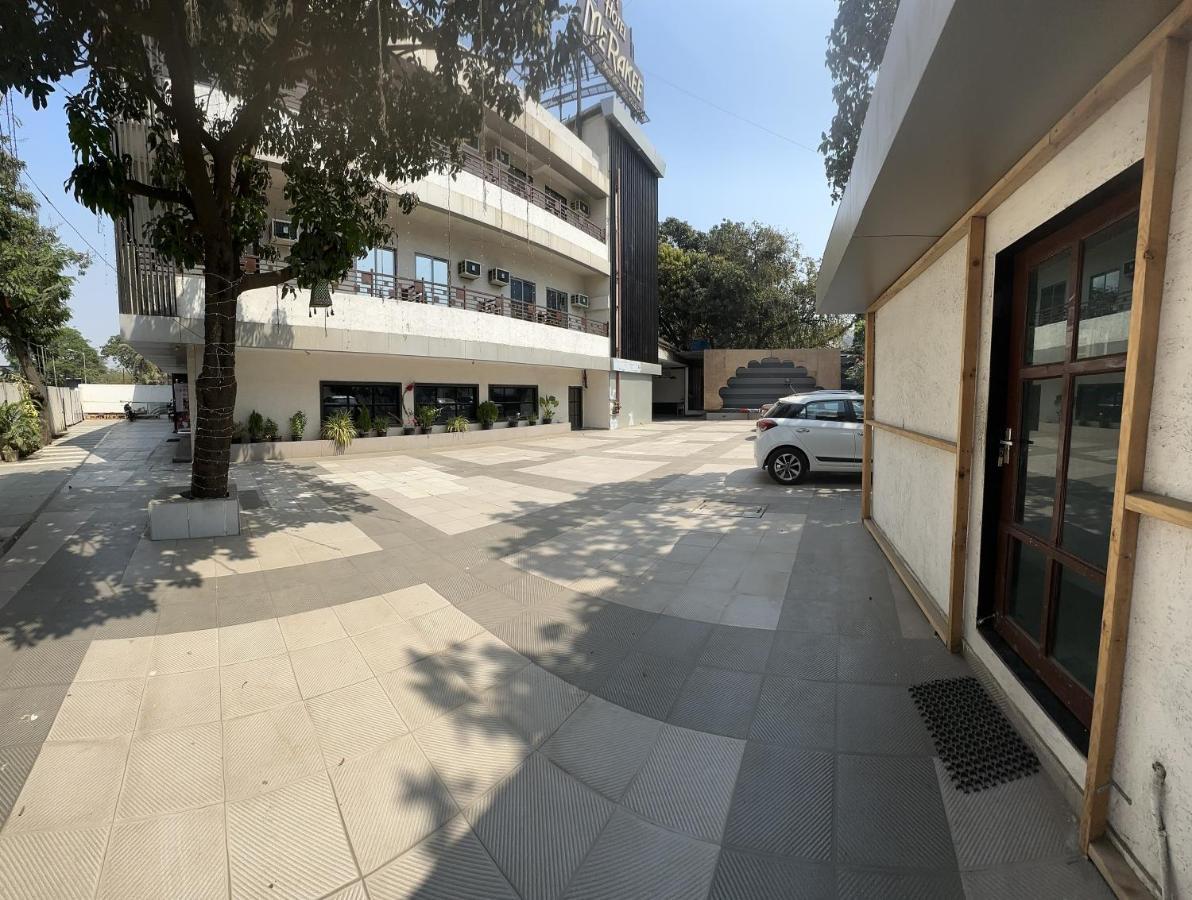Hotel Merakee - Near Dahisar Mira Road Mumbai Esterno foto