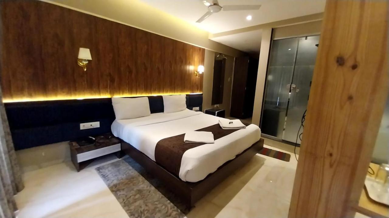 Hotel Merakee - Near Dahisar Mira Road Mumbai Esterno foto