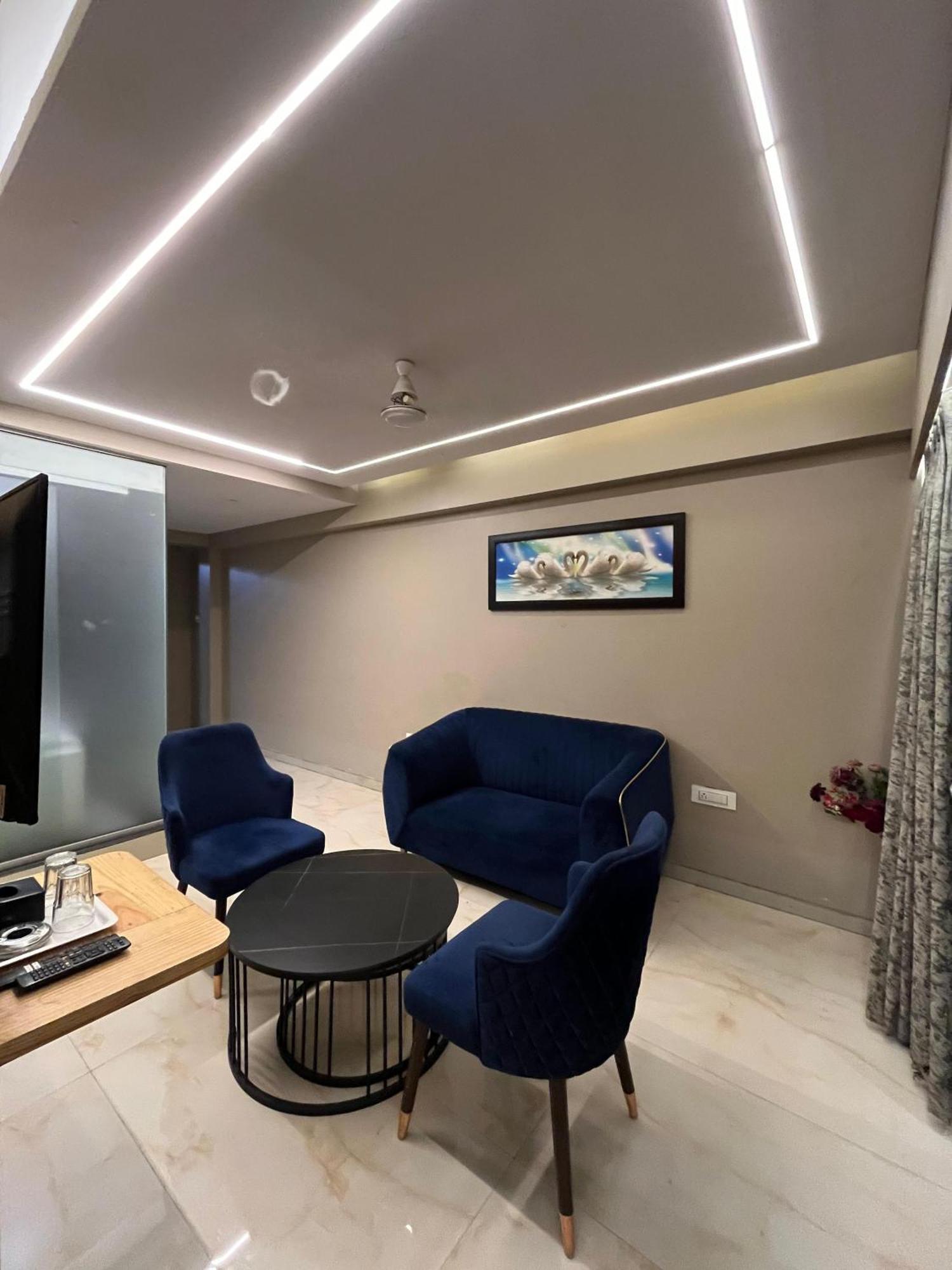 Hotel Merakee - Near Dahisar Mira Road Mumbai Esterno foto