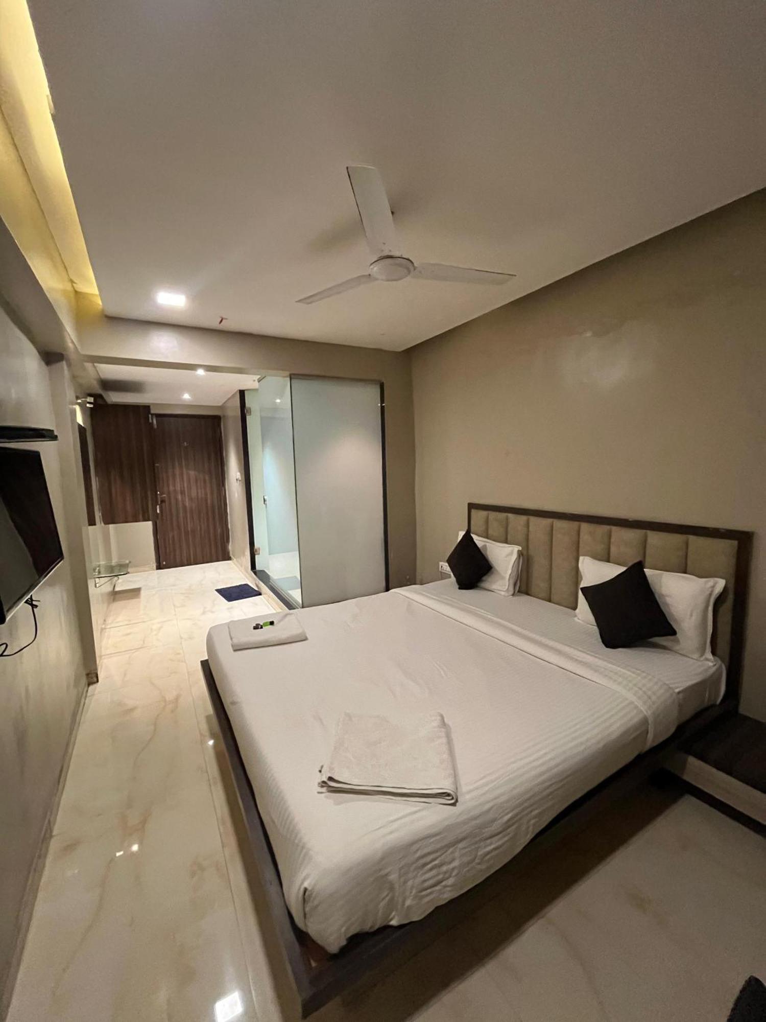 Hotel Merakee - Near Dahisar Mira Road Mumbai Esterno foto