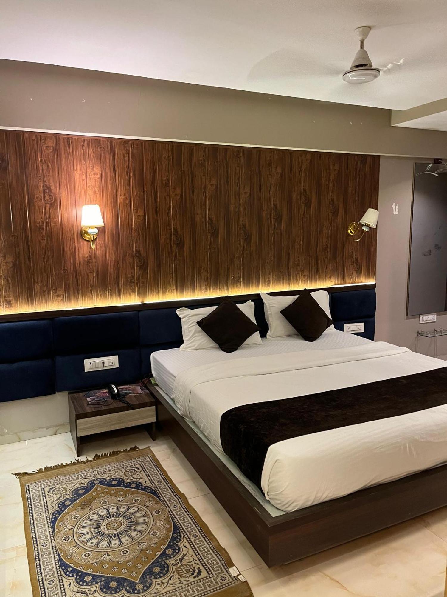 Hotel Merakee - Near Dahisar Mira Road Mumbai Esterno foto