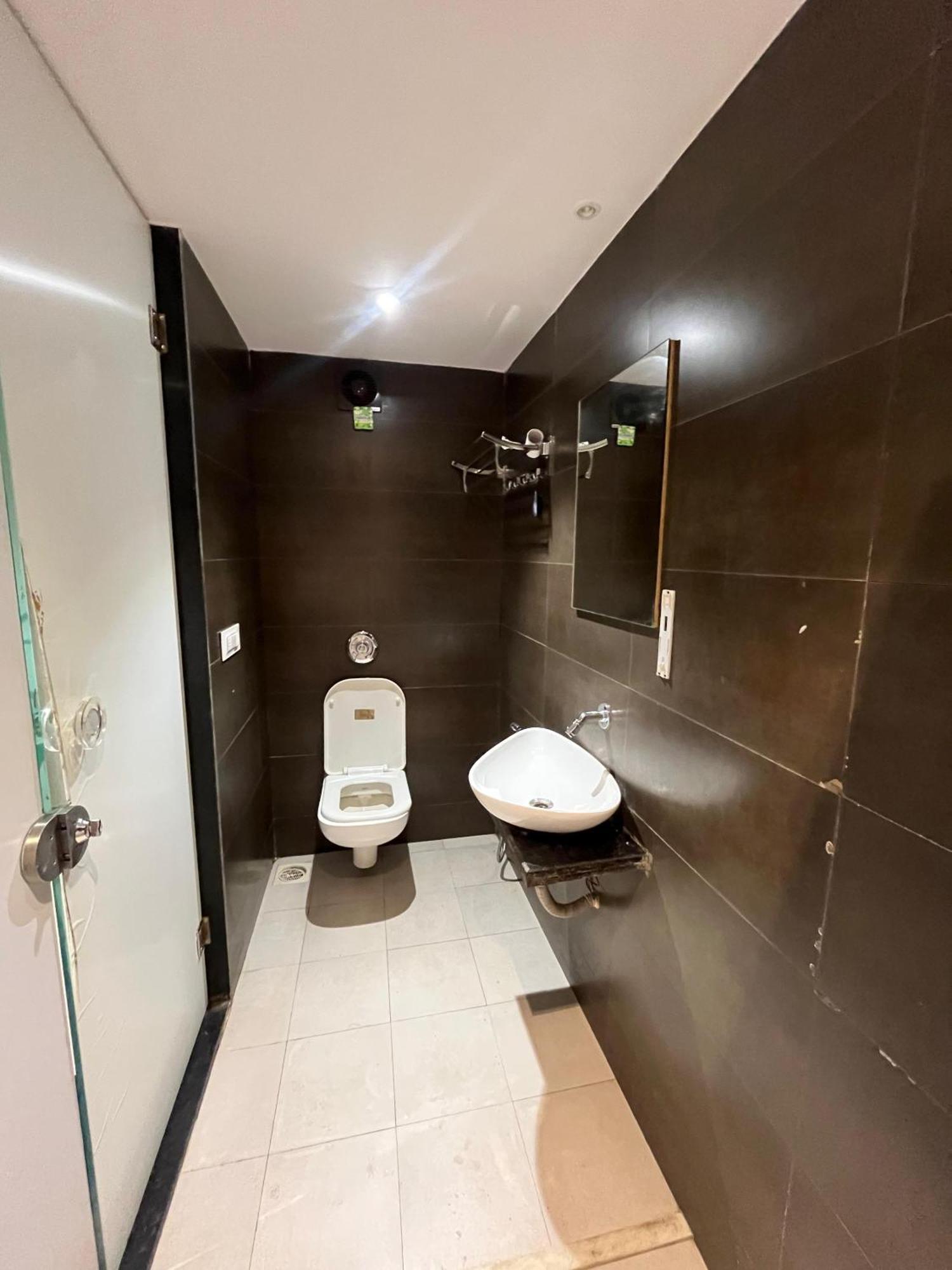 Hotel Merakee - Near Dahisar Mira Road Mumbai Esterno foto