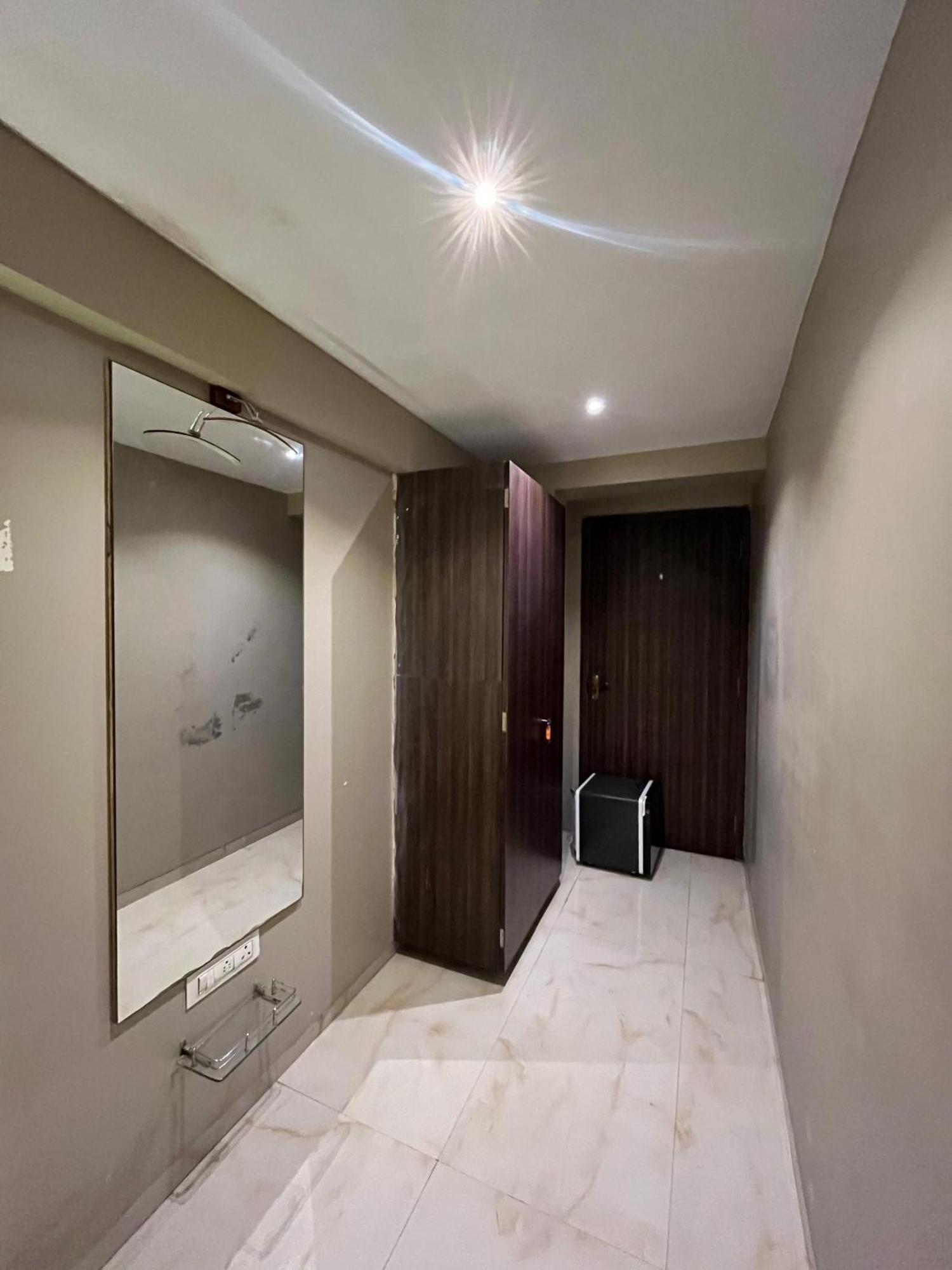 Hotel Merakee - Near Dahisar Mira Road Mumbai Esterno foto